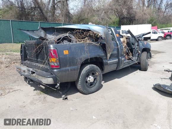 2002 Chevrolet Silverado 1500 LS with VIN 1GCEC14V92Z315175, listed as a IAAI auction lot 41918707 with Not provided miles and . Bid and sale history available at DreamBid. Image 4.