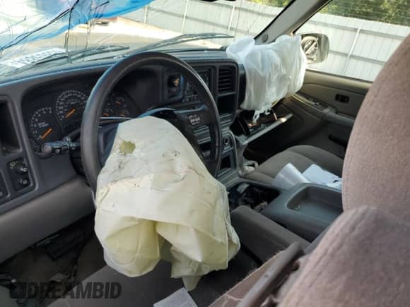 2005 Chevrolet Suburban LS with VIN 3GNEC16Z95G159375, listed as a Copart auction lot 65865884 with 290,671 mi miles and Salvage title. Bid and sale history available at DreamBid. Image 8.