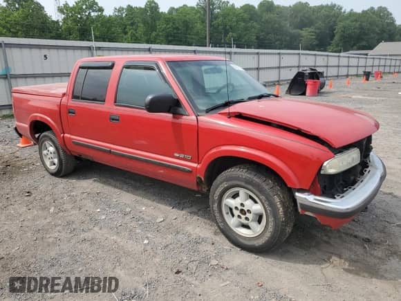 2001 Chevrolet S-10 LS with VIN 1GCDT13WX1K243481, listed as a Copart auction lot 59853135 with 212,015 mi miles and Salvage title. Bid and sale history available at DreamBid. Image 4.