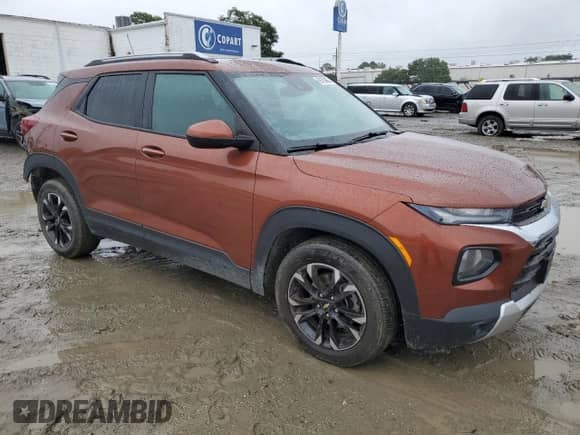 2021 Chevrolet TrailBlazer LT with VIN KL79MPSL2MB121177, listed as a Copart auction lot 68753665 with 110,937 mi miles and Salvage title. Bid and sale history available at DreamBid. Image 4.
