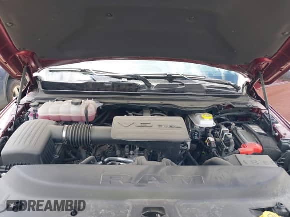 2025 Ram 1500 Big Horn z VIN 1C6RRFFG1SN509435, wystawiony jako IAAI lot #42658494 z przebiegiem 8 021 mil mil oraz . Historia ofert i sprzedaży dostępna na DreamBid. Obrazek 10.