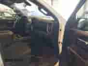 2020 Chevrolet Silverado 1500 LT Trail Boss z VIN 1GCPYFED4LZ321383, wystawiony jako IAAI lot #43285834 z przebiegiem 201 627 mil mil oraz . Historia ofert i sprzedaży dostępna na DreamBid. Obrazek 5.