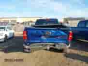 2018 Chevrolet Silverado 1500 LT z VIN 1GCVKREC0JZ114391, wystawiony jako IAAI lot #43417165 z przebiegiem 112 708 mil mil oraz . Historia ofert i sprzedaży dostępna na DreamBid. Obrazek 16.