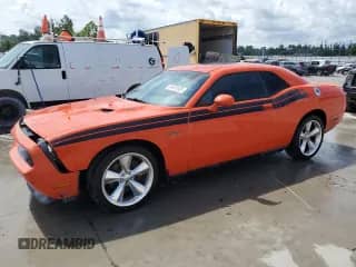 2013 Dodge Challenger R/T Classic с VIN 2C3CDYBT5DH741208, выставлен на аукционе Copart как лот 64429165 с пробегом 267 626 миль миль и Списание • Salvage title. История ставок и продаж доступна на DreamBid. Изображение 1.