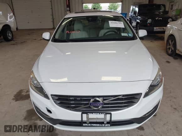 2015 Volvo S60 T5 Premier с VIN YV1612TB6F1305032, выставлен на аукционе IAAI как лот 42606749 с пробегом 93 421 миль миль и . История ставок и продаж доступна на DreamBid. Изображение 6.