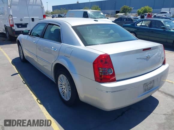 2010 Chrysler 300 Touring with VIN 2C3CA5CV2AH180310, listed as a IAAI auction lot 42835167 with 146,499 mi miles and . Bid and sale history available at DreamBid. Image 6.