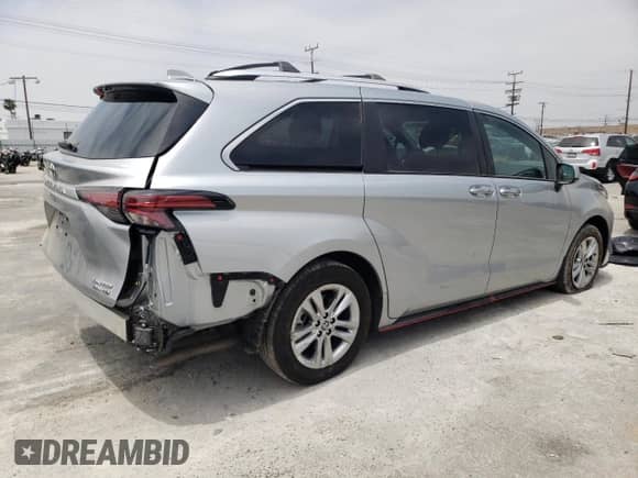 2024 Toyota Sienna Limited с VIN 5TDZRKEC3RS181746, выставлен на аукционе Copart как лот 58351374 с пробегом 6 262 миль миль и Списание • Salvage title. История ставок и продаж доступна на DreamBid. Изображение 3.