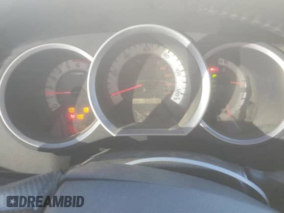 2013 Toyota Tacoma z VIN 3TMMU4FN8DM061180, wystawiony jako Copart lot #86698365 z przebiegiem 160 672 mil mil oraz Szkoda całkowita • Salvage title. Historia ofert i sprzedaży dostępna na DreamBid. Obrazek 9.