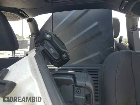 2019 Jeep Wrangler Sport S z VIN 1C4GJXAG4KW569059, wystawiony jako Copart lot #60546945 z przebiegiem 57 131 mil mil oraz Nie do naprawy • Non repairable. Historia ofert i sprzedaży dostępna na DreamBid. Obrazek 10.