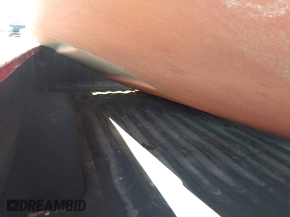 1988 Chevrolet Silverado 2500 z VIN 1GCFC24H6JZ151273, wystawiony jako IAAI lot #42625042 z przebiegiem 87 026 mil mil oraz . Historia ofert i sprzedaży dostępna na DreamBid. Obrazek 8.