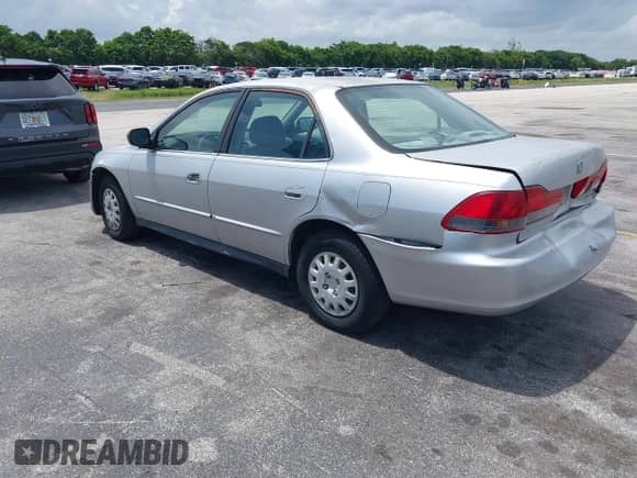 2001 Honda Accord VP с VIN 1HGCF866X1A048995, выставлен на аукционе IAAI как лот 42906046 с пробегом 142 996 миль миль и . История ставок и продаж доступна на DreamBid. Изображение 3.