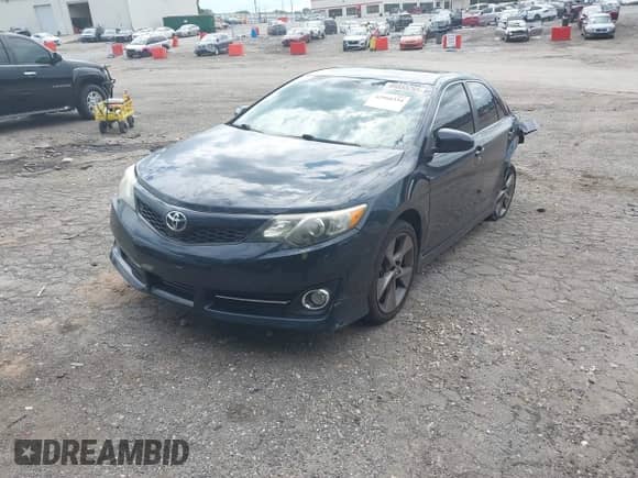 2014 Toyota Camry L with VIN 4T1BF1FK6EU796805, listed as a IAAI auction lot 42960334 with 139,860 mi miles and . Bid and sale history available at DreamBid. Image 2.