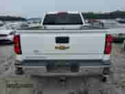 2016 Chevrolet Silverado 2500HD Work Truck z VIN 1GC1KUE84GF139477, wystawiony jako Copart lot #69049734 z przebiegiem 139 037 mil mil oraz Szkoda całkowita • Salvage title. Historia ofert i sprzedaży dostępna na DreamBid. Obrazek 6.