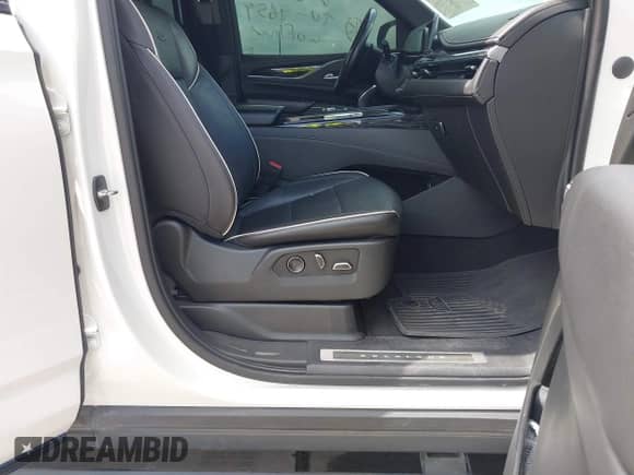 2021 Cadillac Escalade Sport with VIN 1GYS3FKLXMR339659, listed as a IAAI auction lot 42293761 with 58,398 mi miles and . Bid and sale history available at DreamBid. Image 5.