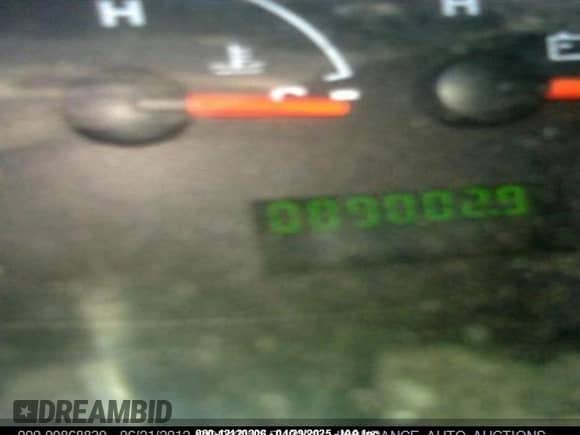 2006 Ford Econoline Cargo with VIN 1FTNE24W06DA55194, listed as a IAAI auction lot 42120306 with 89,002 mi miles and . Bid and sale history available at DreamBid. Image 7.