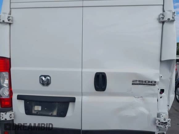 2024 Ram ProMaster Cargo Tradesman с VIN 3C6LRVDG9RE136971, выставлен на аукционе IAAI как лот 43302881 с пробегом 24 628 миль миль и . История ставок и продаж доступна на DreamBid. Изображение 17.