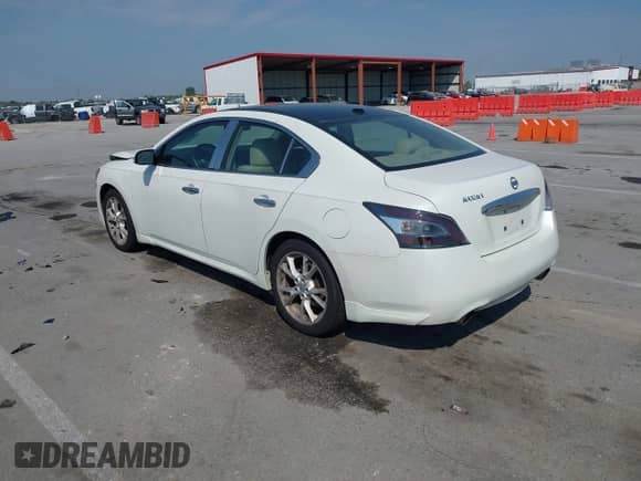 2014 Nissan Maxima SV z VIN 1N4AA5AP4EC443094, wystawiony jako IAAI lot #43183195 z przebiegiem 143 762 mil mil oraz . Historia ofert i sprzedaży dostępna na DreamBid. Obrazek 3.