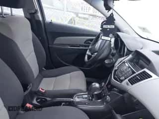 2012 Chevrolet Cruze LS с VIN 1G1PC5SH8C7271611, выставлен на аукционе IAAI как лот 41531560 с пробегом Не указан миль и . История ставок и продаж доступна на DreamBid. Изображение 5.