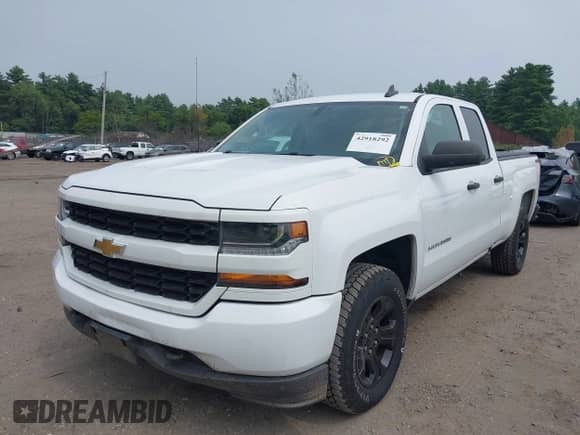 2017 Chevrolet Silverado 1500 Custom z VIN 1GCVKPEH2HZ300623, wystawiony jako IAAI lot #42918292 z przebiegiem 122 650 mil mil oraz . Historia ofert i sprzedaży dostępna na DreamBid. Obrazek 2.