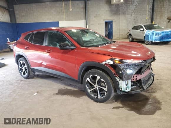 2024 Chevrolet Trax 1RS z VIN KL77LGE2XRC091506, wystawiony jako Copart lot #84251305 z przebiegiem 39 251 mil mil oraz Szkoda całkowita • Salvage title. Historia ofert i sprzedaży dostępna na DreamBid. Obrazek 4.