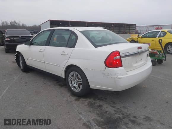 2008 Chevrolet Malibu Classic LS 2FL с VIN 1G1ZS58N18F147377, выставлен на аукционе IAAI как лот 42016511 с пробегом 203 189 миль миль и . История ставок и продаж доступна на DreamBid. Изображение 3.