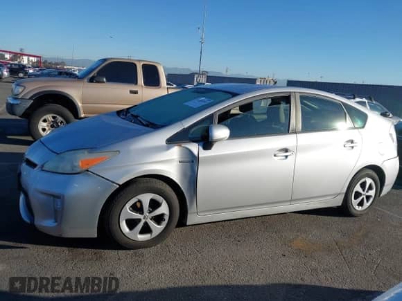 2014 Toyota Prius Four с VIN JTDKN3DU4E1764783, выставлен на аукционе IAAI как лот 43566095 с пробегом 152 862 миль миль и . История ставок и продаж доступна на DreamBid. Изображение 14.