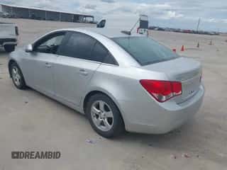 2015 Chevrolet Cruze LT z VIN 1G1PC5SB5F7262140, wystawiony jako IAAI lot #43420244 z przebiegiem 166 563 mil mil oraz . Historia ofert i sprzedaży dostępna na DreamBid. Obrazek 3.