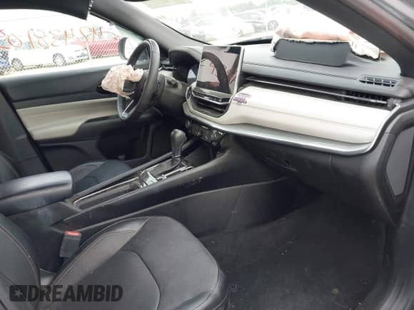 2023 Jeep Compass Limited with VIN 3C4NJDCN9PT533236, listed as a IAAI auction lot 42438705 with 25,022 mi miles and . Bid and sale history available at DreamBid. Image 5.