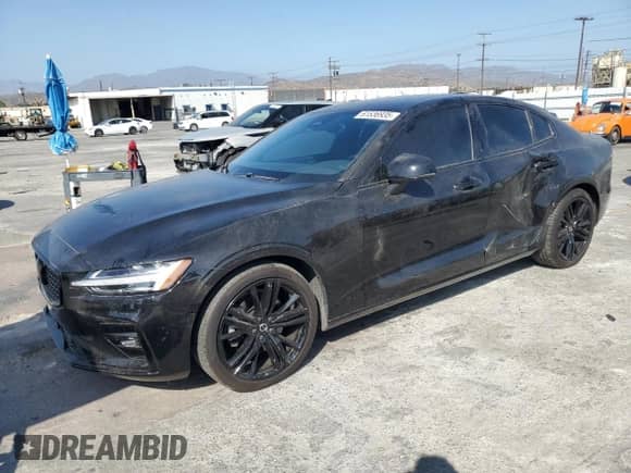 2024 Volvo S60 Plus Black Edition с VIN 7JRL12FH4RG306787, выставлен на аукционе Copart как лот 61536935 с пробегом 24 108 миль миль и Списание • Salvage title. История ставок и продаж доступна на DreamBid. Изображение 1.