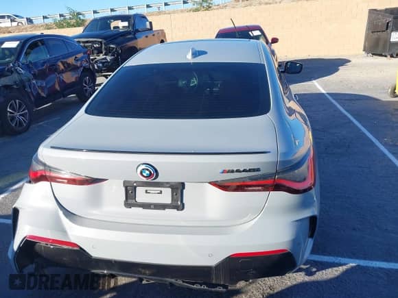 2023 BMW 4 Series M440i с VIN WBA83AP06PCL18166, выставлен на аукционе IAAI как лот 41407380 с пробегом Не указан миль и . История ставок и продаж доступна на DreamBid. Изображение 16.