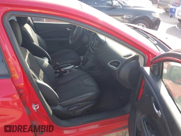 2016 Dodge Dart SXT z VIN 1C3CDFBA2GD652460, wystawiony jako IAAI lot #42767408 z przebiegiem 180 476 mil mil oraz . Historia ofert i sprzedaży dostępna na DreamBid. Obrazek 5.