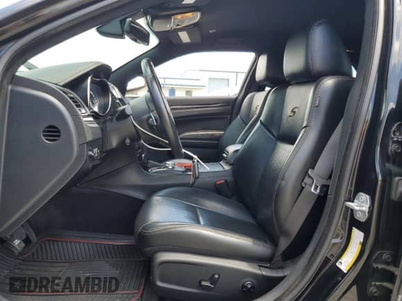 2018 Chrysler 300 S с VIN 2C3CCABT5JH174990, выставлен на аукционе Copart как лот 60516125 с пробегом 95 864 миль миль и Списание • Salvage title. История ставок и продаж доступна на DreamBid. Изображение 7.