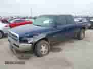 2000 Dodge 1500 z VIN 3B7HC12Y6YG149085, wystawiony jako IAAI lot #41453173 z przebiegiem 150 218 mil mil oraz . Historia ofert i sprzedaży dostępna na DreamBid. Obrazek 17.