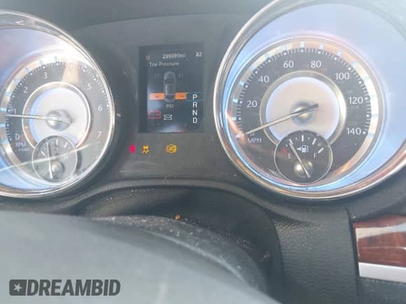 2014 Chrysler 300 with VIN 2C3CCAAG1EH375943, listed as a IAAI auction lot 43178893 with 209,099 mi miles and . Bid and sale history available at DreamBid. Image 7.