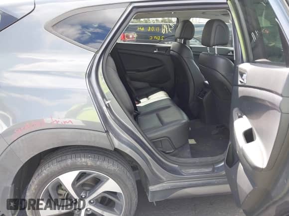 2016 Hyundai Tucson Sport z VIN KM8J33A29GU223567, wystawiony jako IAAI lot #43353190 z przebiegiem 76 469 mil mil oraz . Historia ofert i sprzedaży dostępna na DreamBid. Obrazek 8.