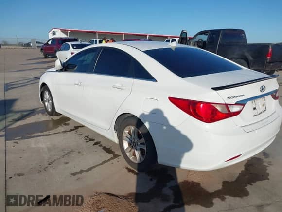 2013 Hyundai Sonata GLS z VIN 5NPEB4AC4DH653973, wystawiony jako IAAI lot #41209268 z przebiegiem 170 399 mil mil oraz . Historia ofert i sprzedaży dostępna na DreamBid. Obrazek 3.