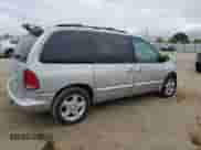 2000 Dodge Caravan SE с VIN 1B4GP45R5YB600082, выставлен на аукционе Copart как лот 54275375 с пробегом 216 840 миль миль и Списание • Salvage title. История ставок и продаж доступна на DreamBid. Изображение 3.