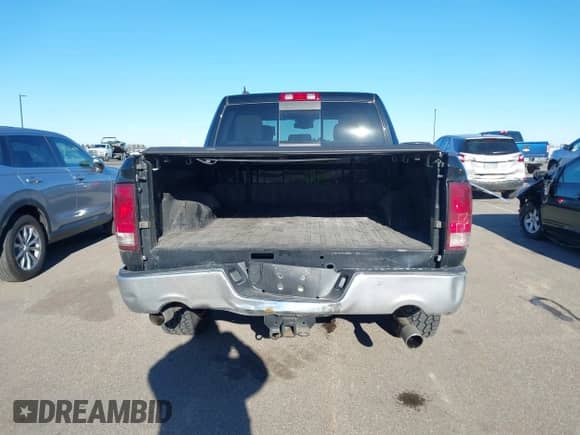 2013 Ram 1500 Big Horn z VIN 1C6RR7LT5DS620419, wystawiony jako IAAI lot #41246708 z przebiegiem 107 269 mil mil oraz . Historia ofert i sprzedaży dostępna na DreamBid. Obrazek 18.