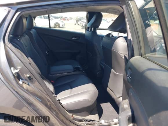 2018 Toyota Prius Plus z VIN JTDKARFP3J3073801, wystawiony jako IAAI lot #42903373 z przebiegiem 90 429 mil mil oraz . Historia ofert i sprzedaży dostępna na DreamBid. Obrazek 8.