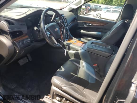 2017 Cadillac Escalade ESV Premium Luxury с VIN 1GYS4JKJ5HR115090, выставлен на аукционе Copart как лот 64448905 с пробегом 118 398 миль миль и Списание • Salvage title. История ставок и продаж доступна на DreamBid. Изображение 7.