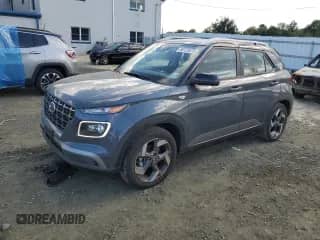 2024 Hyundai Venue SEL с VIN KMHRC8A32RU329452, выставлен на аукционе Copart как лот 69725575 с пробегом 3 372 миль миль и Списание • Salvage title. История ставок и продаж доступна на DreamBid. Изображение 1.