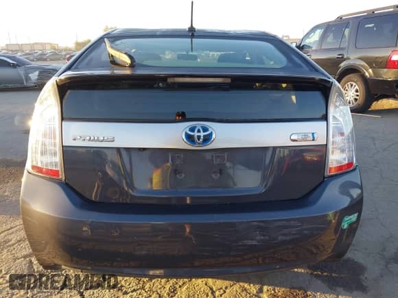 2015 Toyota Prius Advanced z VIN JTDKN3DP5F3068188, wystawiony jako IAAI lot #43475178 z przebiegiem 74 883 mil mil oraz . Historia ofert i sprzedaży dostępna na DreamBid. Obrazek 16.