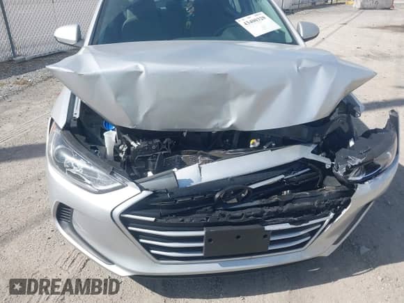 2018 Hyundai Elantra SEL с VIN 5NPD84LF9JH255803, выставлен на аукционе IAAI как лот 43400320 с пробегом 52 382 миль миль и . История ставок и продаж доступна на DreamBid. Изображение 6.