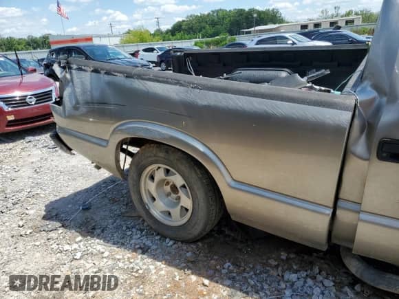 2003 Chevrolet S-10 with VIN 1GCCS14H838232283, listed as a Copart auction lot 72220104 with Not provided miles and Salvage title. Bid and sale history available at DreamBid. Image 11.