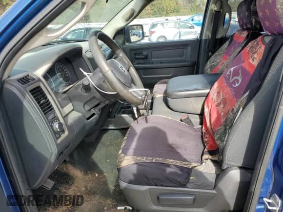 2011 Ram 1500 Sport z VIN 1D7RV1CT4BS631013, wystawiony jako Copart lot #82825054 z przebiegiem 222 238 mil mil oraz Szkoda całkowita • Salvage title. Historia ofert i sprzedaży dostępna na DreamBid. Obrazek 7.