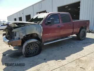 2008 Chevrolet Silverado 2500HD LTZ с VIN 1GCHK23618F159434, выставлен на аукционе Copart как лот 55202305 с пробегом Не указан миль и На запчасти • Non repairable. История ставок и продаж доступна на DreamBid. Изображение 1.