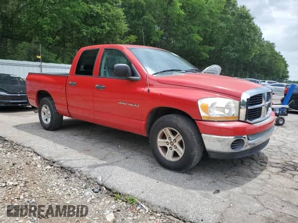 2006 Dodge 1500 ST z VIN 1D7HA18N46J207960, wystawiony jako Copart lot #56567605 z przebiegiem 240 338 mil mil oraz Czysty tytuł • Clean title. Historia ofert i sprzedaży dostępna na DreamBid. Obrazek 4.