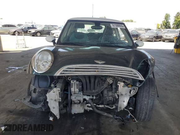 2003 MINI Hardtop with VIN WMWRC33403TE17958, listed as a Copart auction lot 61500055 with 96,476 mi miles and Salvage title. Bid and sale history available at DreamBid. Image 5.