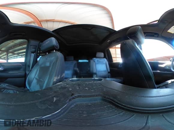 2021 Chevrolet Suburban High Country z VIN 1GNSCGKL3MR190496, wystawiony jako IAAI lot #39935508 z przebiegiem Nie podano mil oraz . Historia ofert i sprzedaży dostępna na DreamBid. Obrazek 18.