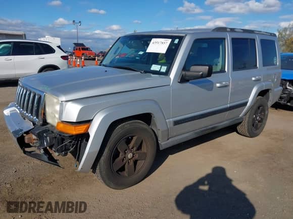 2007 Jeep Commander Sport с VIN 1J8HG48P07C529103, выставлен на аукционе IAAI как лот 43517857 с пробегом 133 523 миль миль и . История ставок и продаж доступна на DreamBid. Изображение 2.